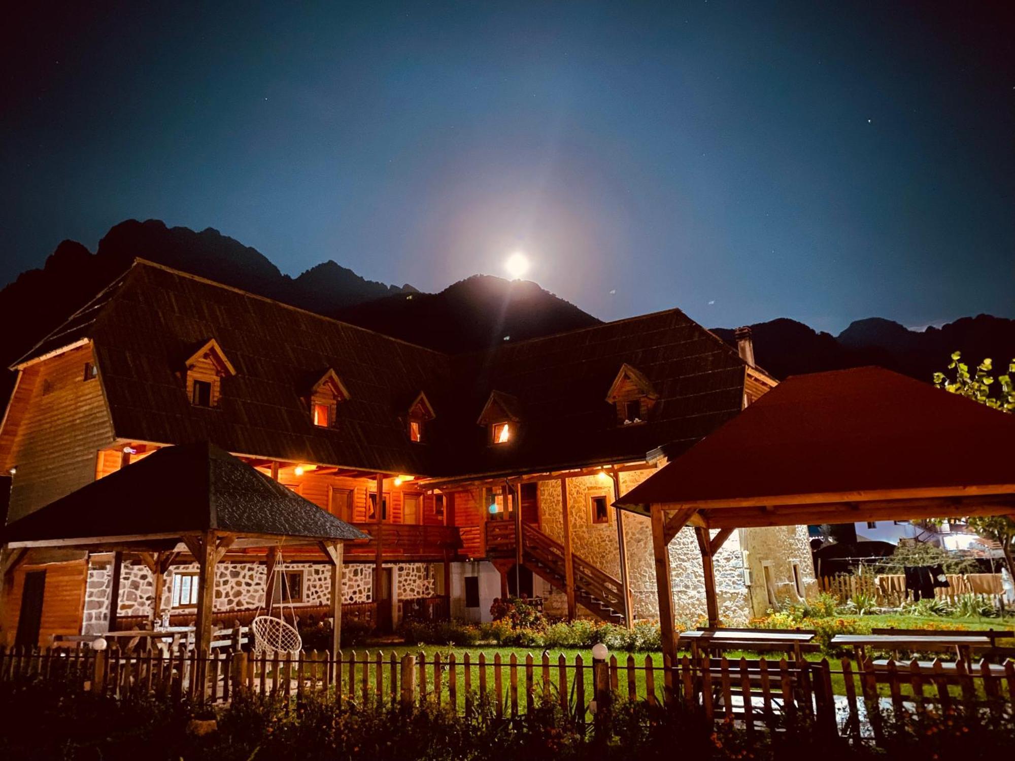 Guesthouse Prrockaj Theth Exterior photo